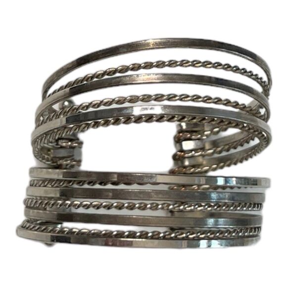 Vintage 1980 Silvertone Cuff Bracelet Twisted and Sleek Retro Look Street Wear - Picture 8 of 11